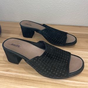 Earth Ibiza Heels • Black Suede • Women’s 7